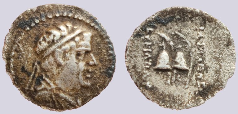Bactrian Greeks, AR obol, Eukratides - Image 1