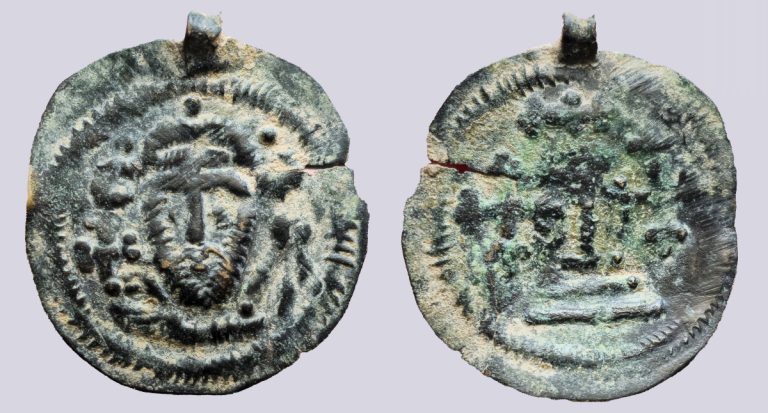 Central Asia / Silk Road, hunnic AE pendant in Byzantine style - Image 1