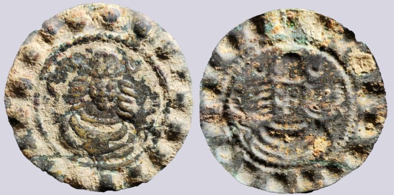 Central Asia, Silk Road, AE bracteate of Hunnic style - Image 1