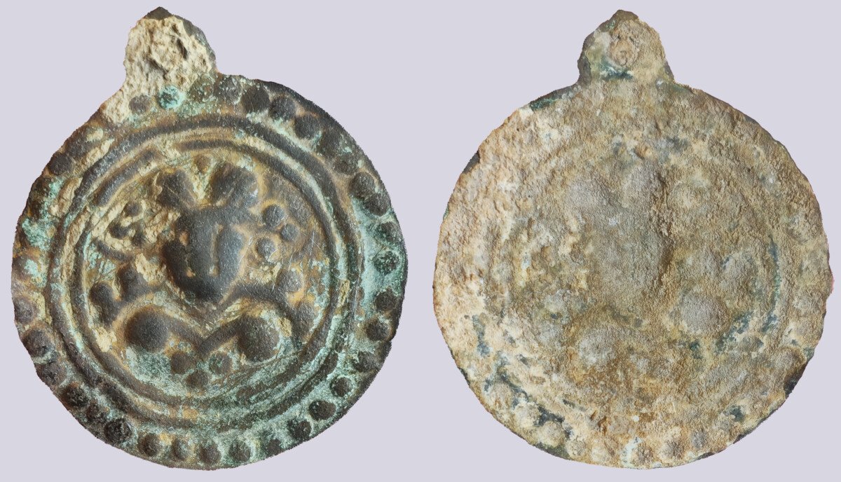 PSX_400 Central Asia, Silk Road, AE bracteate of Hunnic style - Image 1