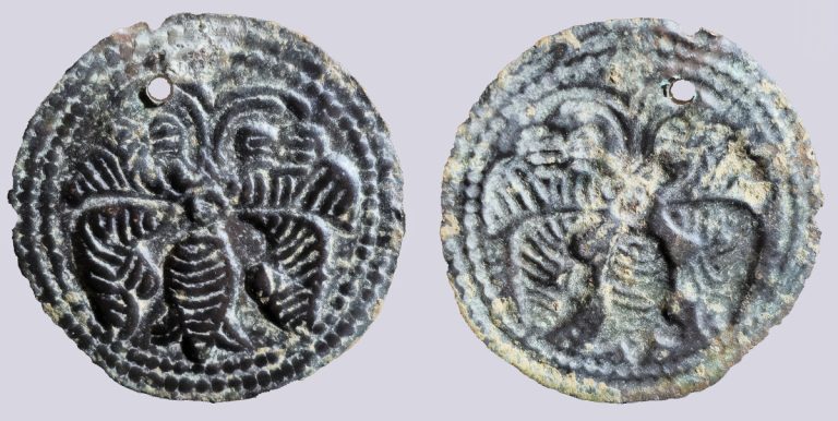 Central Asia, Silk Road, AE bracteate in Hunnic style - Image 1