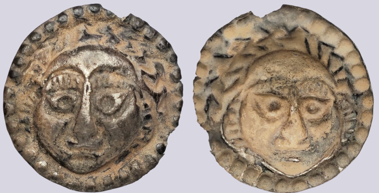 PSX_995 Central Asia, Silk Road, AR bracteate in Hunnic style - Image 1